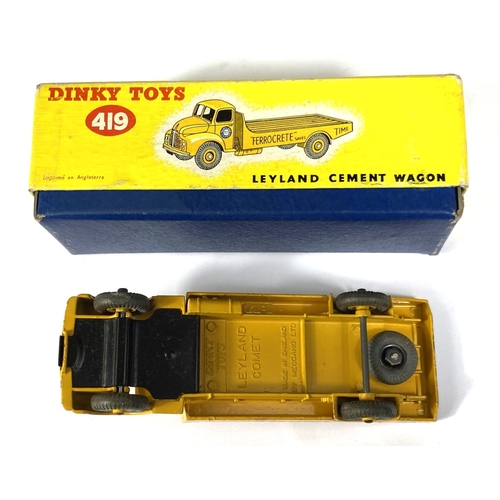 404 - DINKY TOYS: 419 Leyland Cement Wagon 