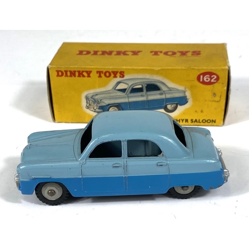 407 - DINKY TOYS: Two 162 Ford Zephyr Saloons in two tone colours, light and dark blue and light and dark ... 