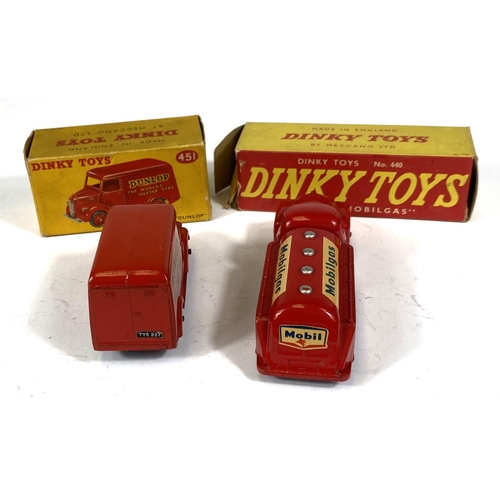 421 - DINKY TOYS: Trojan 15 CWT Van 