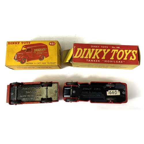 421 - DINKY TOYS: Trojan 15 CWT Van 