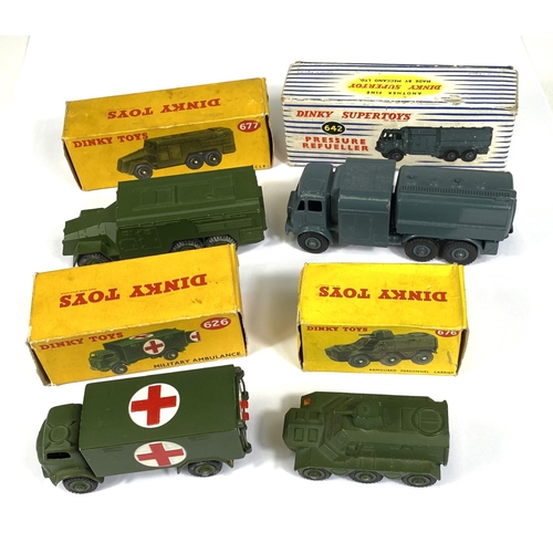 425 - DINKY TOYS: 626 Military Ambulance in original box; 677 Armoured Command Vehicle in original box; 67... 