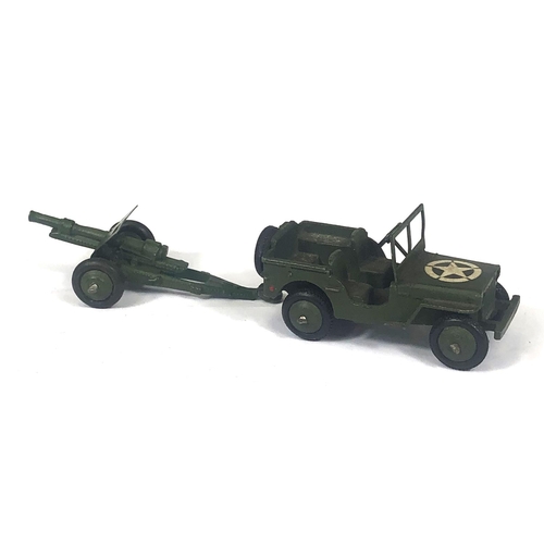 444 - DINKY TOYS: 30hm Daimler Military Ambulance, 615 Military Jeep with attached Howitzer gun, 30S Milit... 