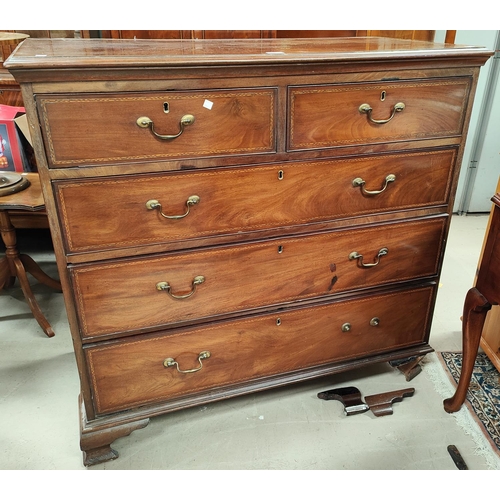 829 - A Georgian mahogany chest of 3 long and 2 short drawers, with chequered line inlay and brass swan ne... 