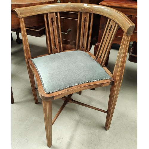 915 - An Edwardian pair of corner armchairs with Sheraton style inlay