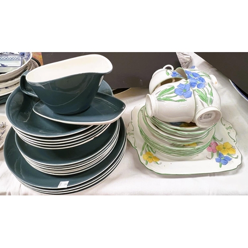 567 - An Art Deco part tea set by Foley, 19 pieces; 10 pieces of Poole dinnerware