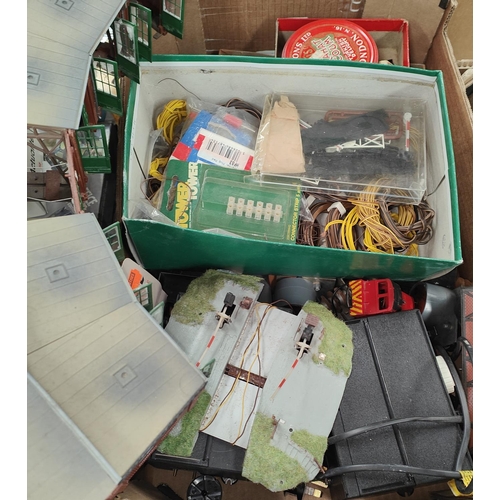 246 - 00 gauge in 2 boxes, rolling stock, coaches inc. 2 mainline, 4 engines inc. Marklin V160, Mehano Boe... 