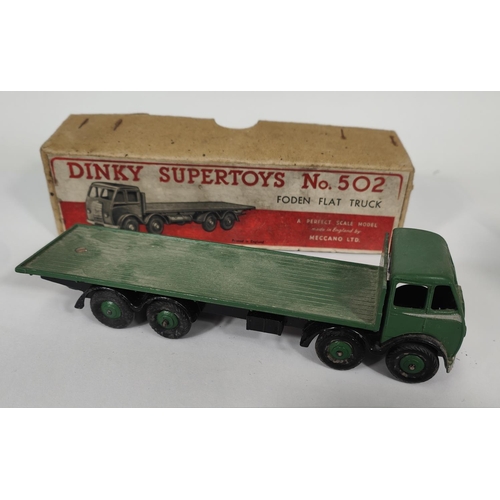 384 - DINKY SUPERTOYS: 502 Foden Flat Truck green colour in original slip cardboard box