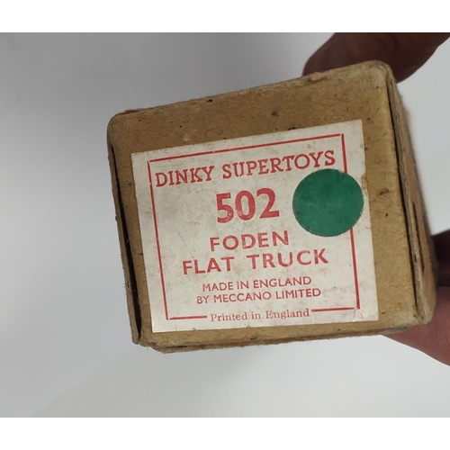 384 - DINKY SUPERTOYS: 502 Foden Flat Truck green colour in original slip cardboard box