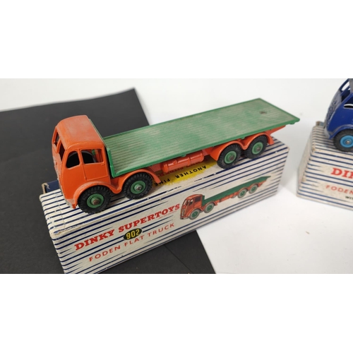 386 - DINKY SUPERTOYS: 902 Foden Flat Truck orange body and green flat bed in box; 903 Foden Flat Truck wi... 