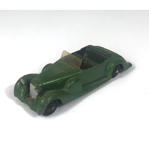 439 - DINKY TOYS: 4 Diecast Model Cars; Studebaker 39f, Chrysler Sedan, Lagonda sports coupe 38c and a Pac... 