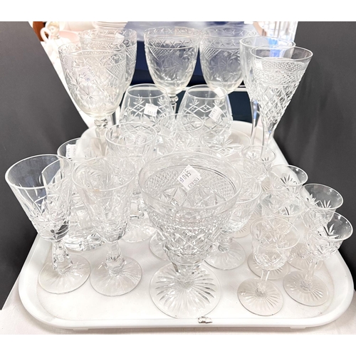 540B - A selection of cut crystal and cut drinking glasses