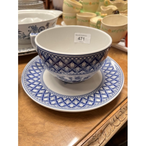 471 - A Spode 'Blue Room Collection' Geranium large mug and saucer, Spode blue and white items