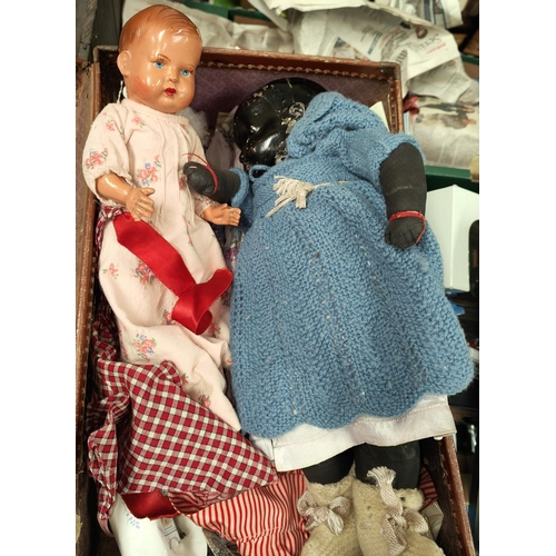 434 - Two vintage dolls, one marked AM to back of neck