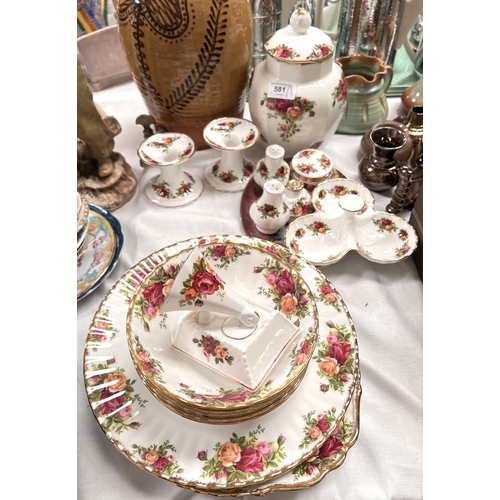 581A - A selection of Royal Albert Old Country Roses china, 20 pieces approx