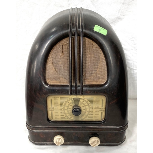 4 - A vintage Bakelite case radio Philco model 444 (no back, knobs loose)