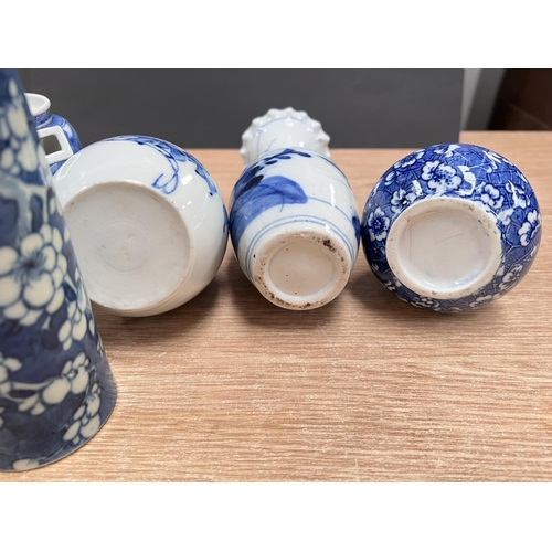 445B - A selection of blue and white Chinese vases, ginger jars etc