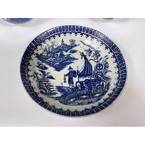 543 - Five pieces of First Period Worcester blue & white teaware in the 'Fisherman & Cormoran... 