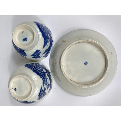 543 - Five pieces of First Period Worcester blue & white teaware in the 'Fisherman & Cormoran... 