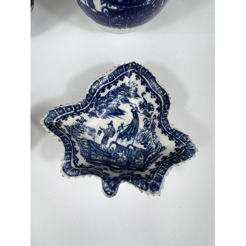 544 - A First Period Worcester blue & white vase and leaf dish, decorated in the 'Fisherman & Corm... 