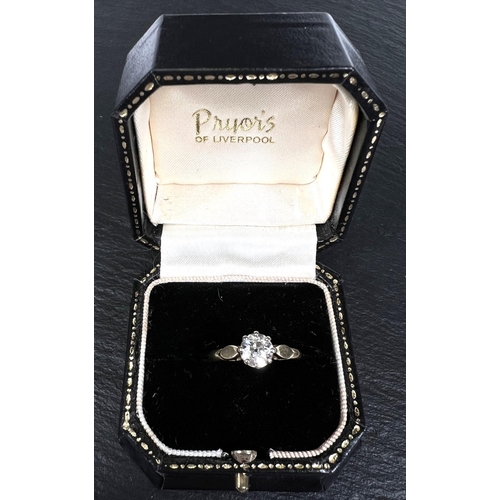 738 - A diamond solitaire ring, brilliant cut stone, 1 caret approx, set in 18 carat yellow gold shank