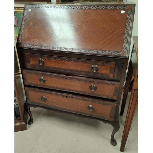 930 - An early 20th century period style mahogany bureau with fall front and 3 drawers, on cabriole legsNo... 