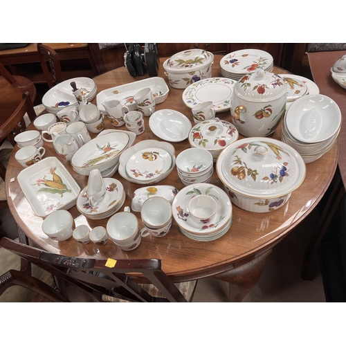 504 - A very large selection of Royal Worcester 