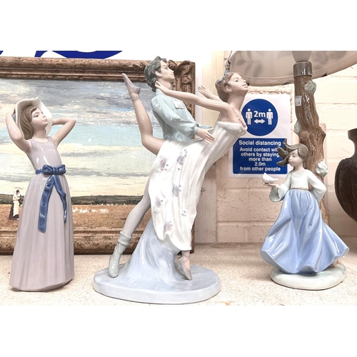 607A - A Nao group:  2 ballet dancers; a Nao table lamp:  girl with birds; a Lladro figure: ... 