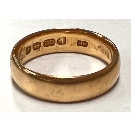 736A - A 22ct hallmarked gold wedding ring 4.8gm size J