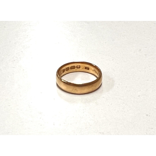 736A - A 22ct hallmarked gold wedding ring 4.8gm size J