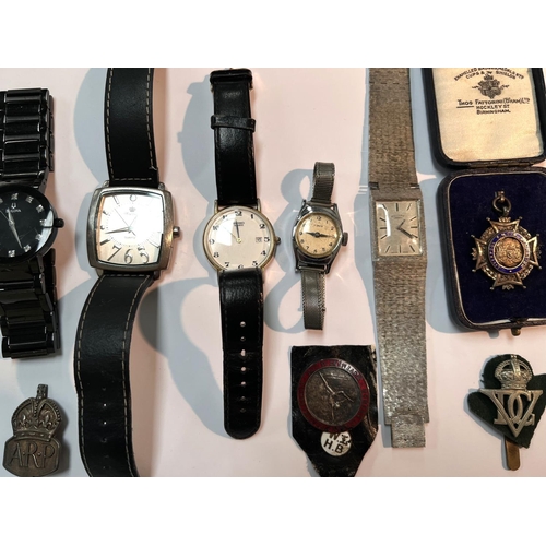 733A - A Bulova men's black wristwatch, a vintage Timex watch on mesh strap, 2 other other watches; a Shaef... 