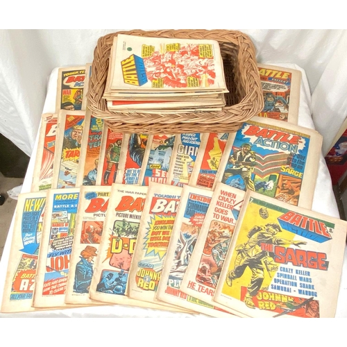 324A - A collection of vintage Children's War comics