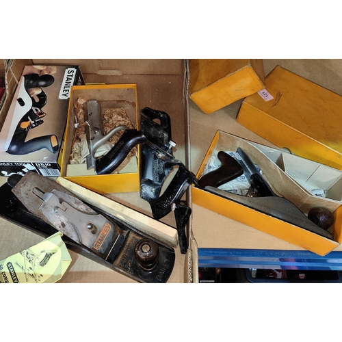 121 - Two boxed vintage Stanley planes, other planes etc