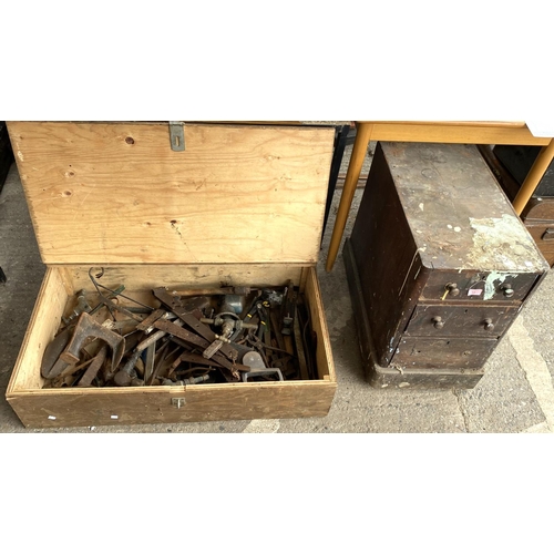 13 - A tool chest of vintage tools; similar in chest of drawers.