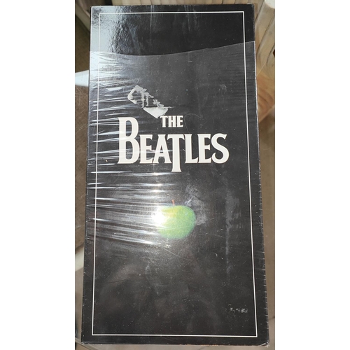 140 - Beatles - 15 CD collection comprising 13 original studio albums remastered in Stereo with 2 past mas... 