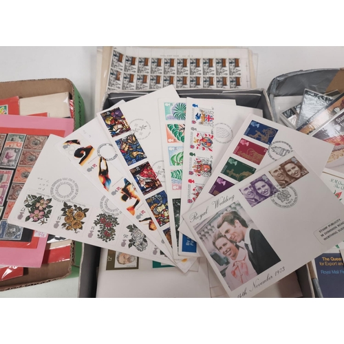 202 - GB: mint part sheets etc and stamp booklets