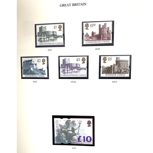 244 - GB: QEII mint issues, definitive and commemorative 1970 - 1995, in 2 albums, to include high values ... 