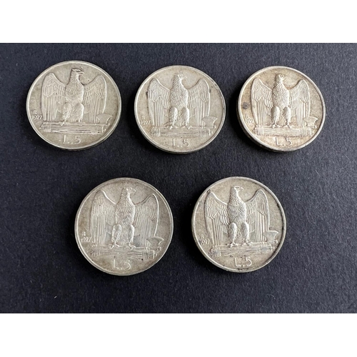 326 - WORLD COINAGE: Five Vittorio Emanuele III Italian silver 1927 5 Lira coins, with good lustre, some s... 