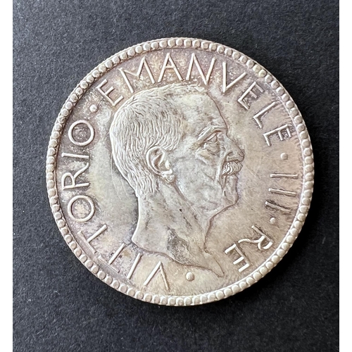 339 - WORLD COINAGE: An Italian 1927R YRVI 20 Lira in high grade of Vittorio Emanuele III with toningProve... 