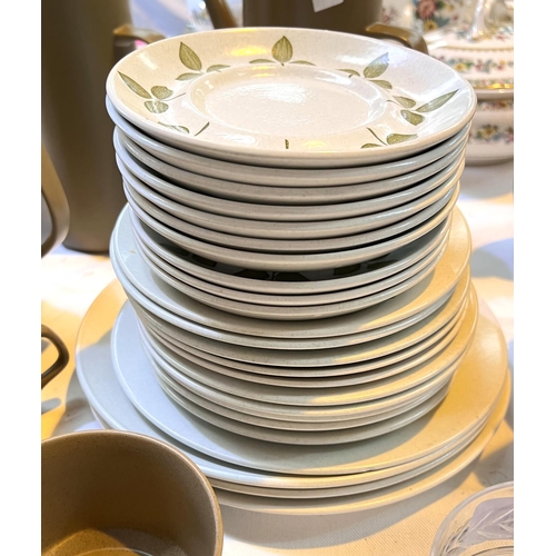 464 - A mid 20th Century Meakin coffee service and a Colclough Ivy pattern part tea service etc.