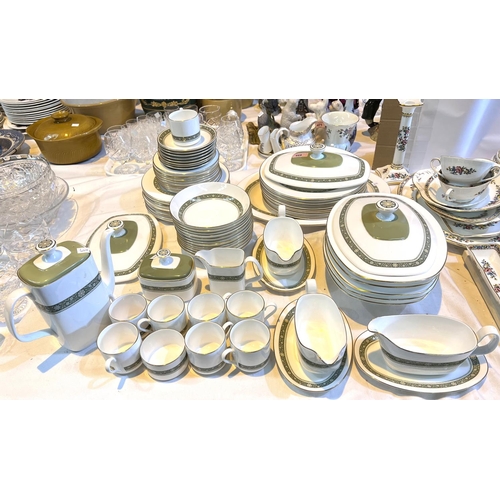 468 - A Royal Doulton 'Rondelay' large dinner service, tureens etc 10 setting, 60+ pieces