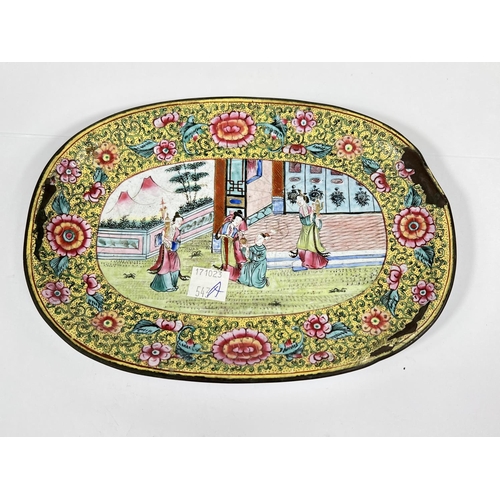 543A - An 18th century Chinese Canto enamel tray with central domestic scene, length 21cm