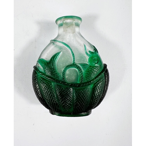 549 - A Chinese overlaid glass snuff bottle with green basket of fish, height 6.5c