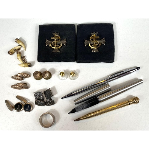 620 - A pair of silver cufflinks, various gilt cufflinks and a gilt pencil; a pair of Naval Chaplain epaul... 