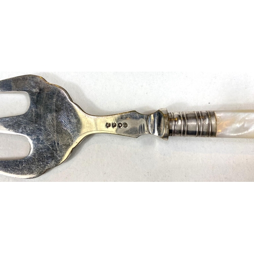 623 - A pair of hall marked silver Christening fork and spoon, Sheffield 1926, two hall marked silver napk... 