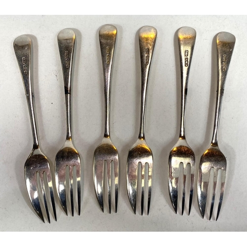 626 - A set of 6 silver cake forks monogrammed, Sheffield 1926 and a pair of EPNS sugar nips 3.5oz 