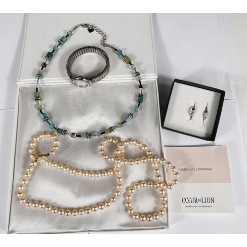 656 - a single string necklace of pearls with gold clasp (marks rubbed) With a Coeur De Lion necklace