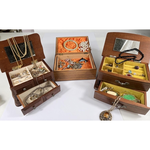 660B - Three wooden jewellery boxes with contents of vintage and later costume jewellery including bead and... 