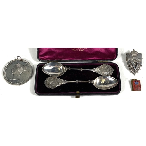 689 - MASONIC TEMPLE, CHICAGO, Sterling silver spoon, 2 badminton racquet spoons and QV Jubilee badge and ... 