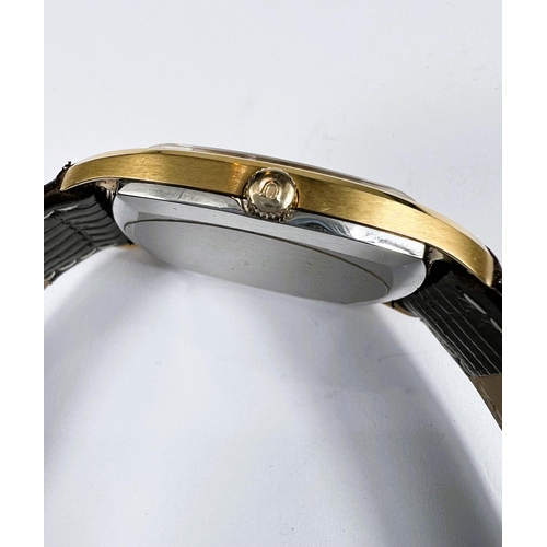 697 - A gentleman's gilt cased Universal Geneve 'Guilt Shadow' wristwatch with Batten numerals square face... 