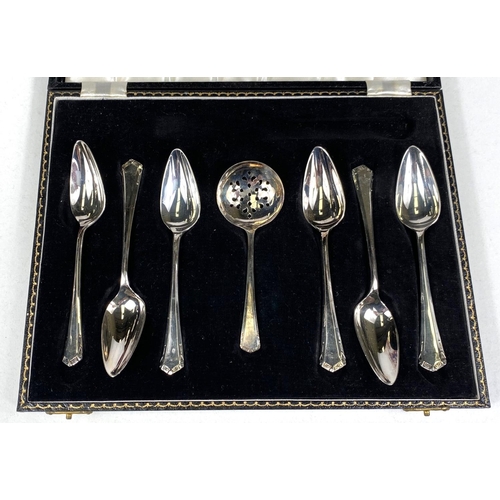 722 - A selection of silver plate:  dwarf candlesticks; sugar dredger; cased spoons and berry spoons;... 